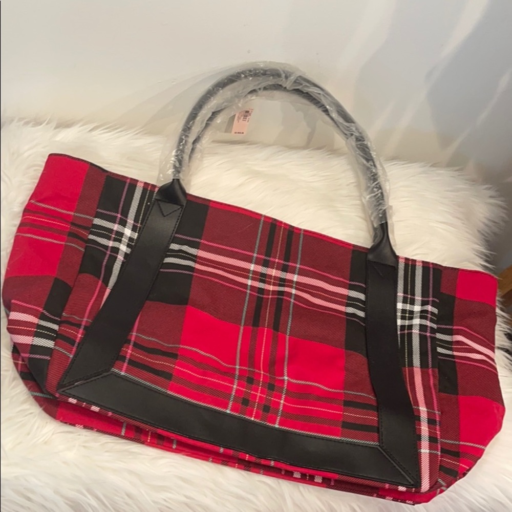VICTORIA’S SECRET TOTE BAG RED BLACK PLAID NWT - Picture 2 of 9